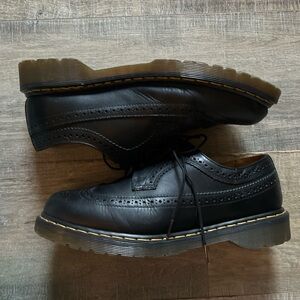 Vintage wingtip dr martens